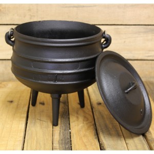 Potjie Pot Size 1 cast iron 3 quart Bean Pot