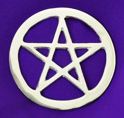 explore the meanings and difference between the pentacle and pentagram